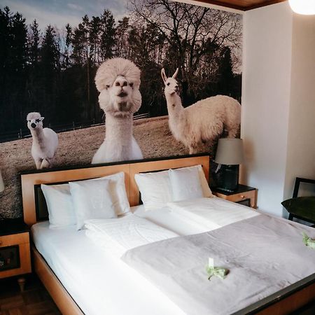 Alpakas, Lamas Und Rentiere Zum Gruenen See Grossdorf  Exterior foto